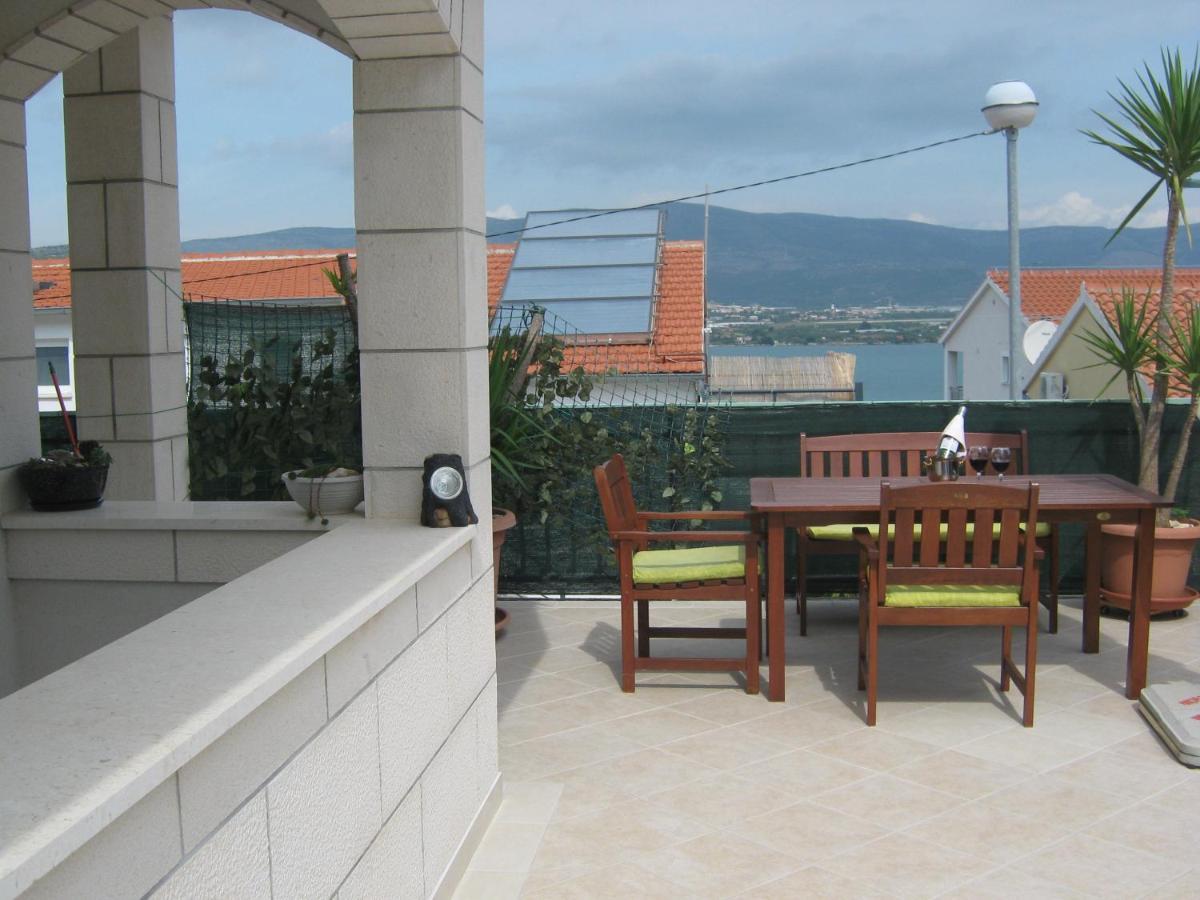 Apartmani Jole โตรกีร์ ภายนอก รูปภาพ