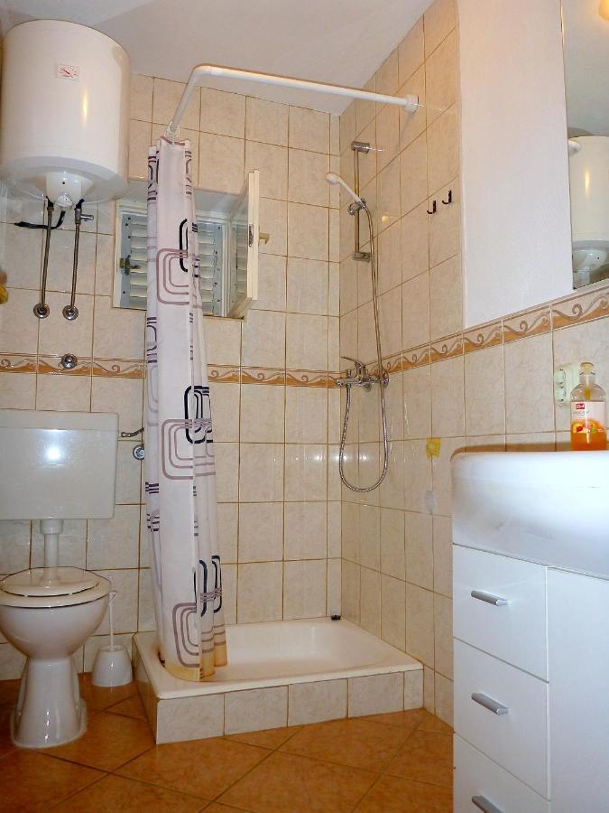 Apartmani Jole โตรกีร์ ภายนอก รูปภาพ