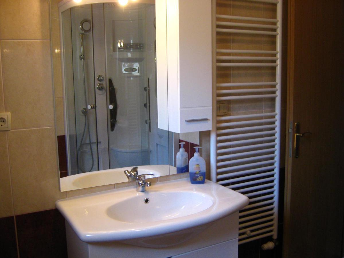 Apartmani Jole โตรกีร์ ภายนอก รูปภาพ